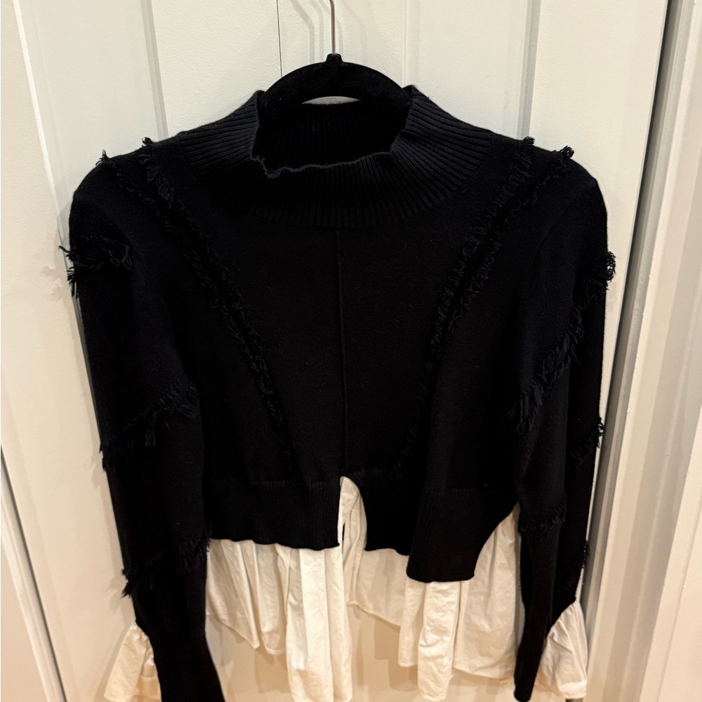 Avantlook Elegant Black Knitwear